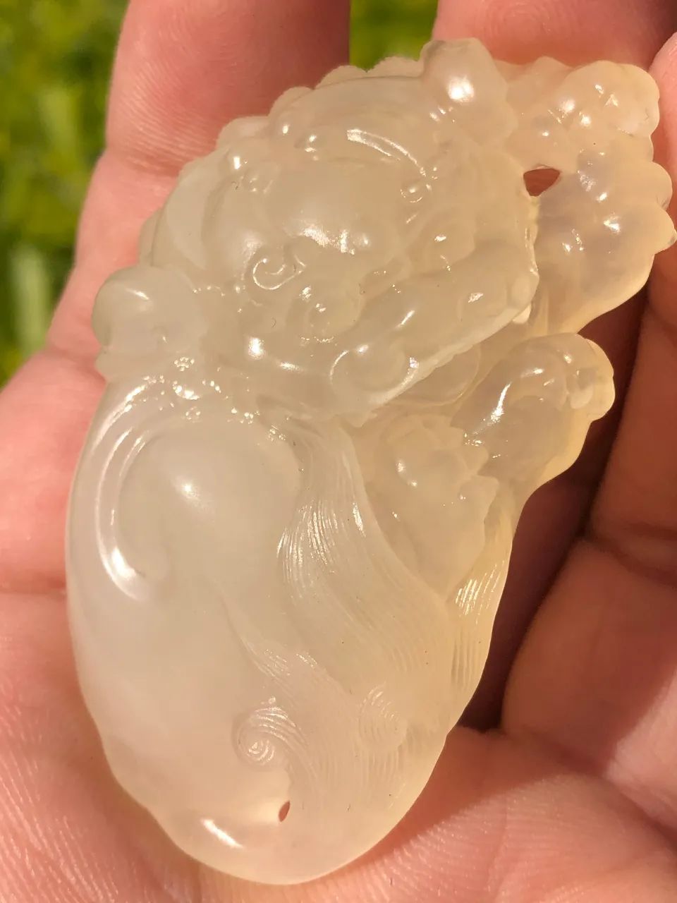 丘曉麗作冰糖雪梨壽山荔枝凍石創作過程