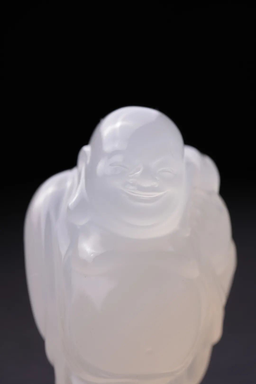 鄭建林的三無壽山石高山晶入掌心，天地萬物皆洞明