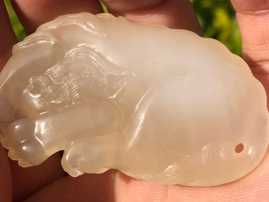 丘曉麗作冰糖雪梨壽山荔枝凍石創作過程