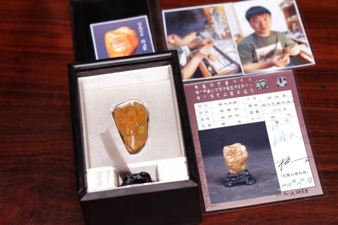 徐莊堅壽山田黃石作品～彌勒開懷一笑，事事皆大歡喜