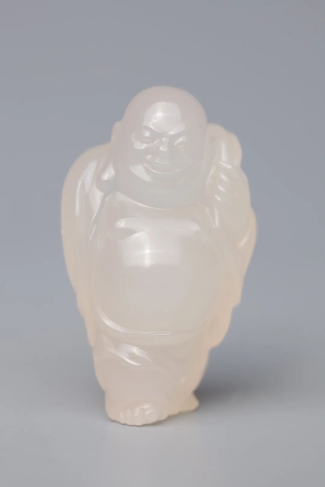 鄭建林的三無壽山石高山晶入掌心，天地萬物皆洞明