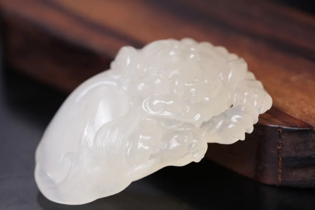 丘曉麗作冰糖雪梨壽山荔枝凍石創作過程