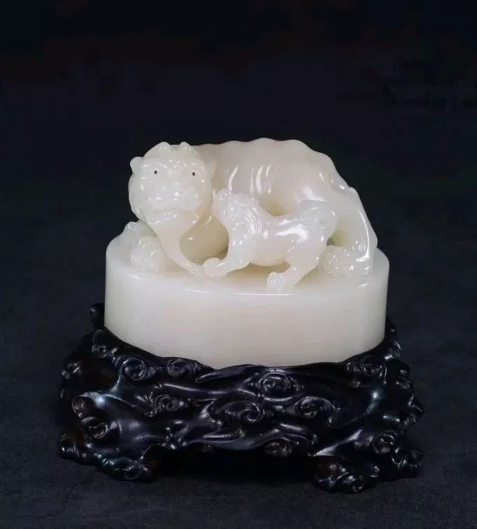 怎樣鑒別國石壽山石真假？怎樣的壽山石值得收藏？