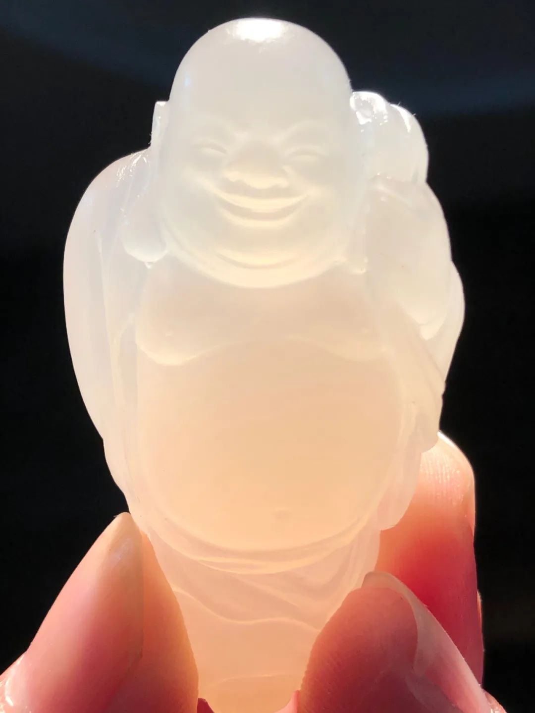 鄭建林的三無壽山石高山晶入掌心，天地萬物皆洞明