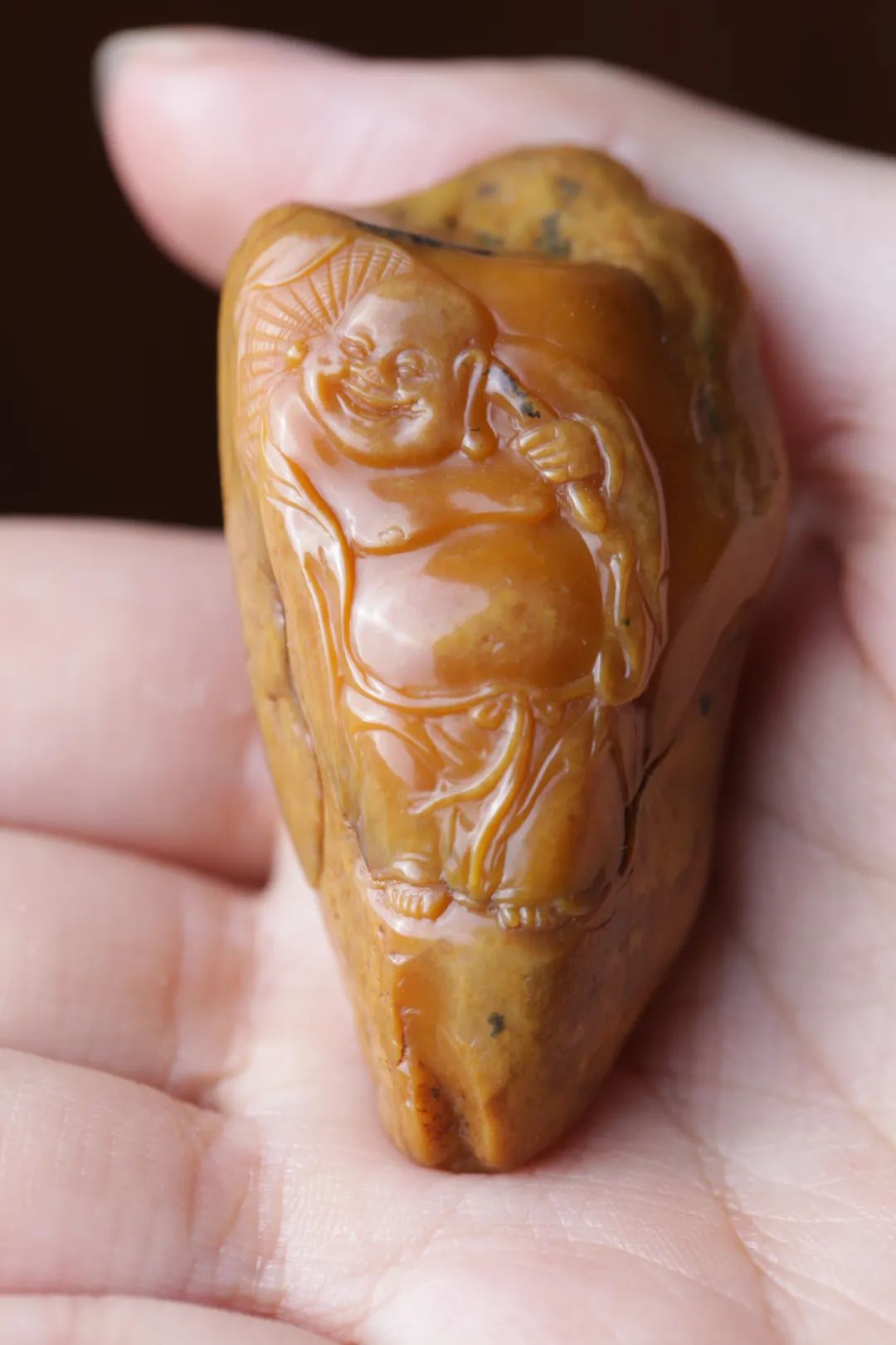 徐莊堅壽山田黃石作品～彌勒開懷一笑，事事皆大歡喜