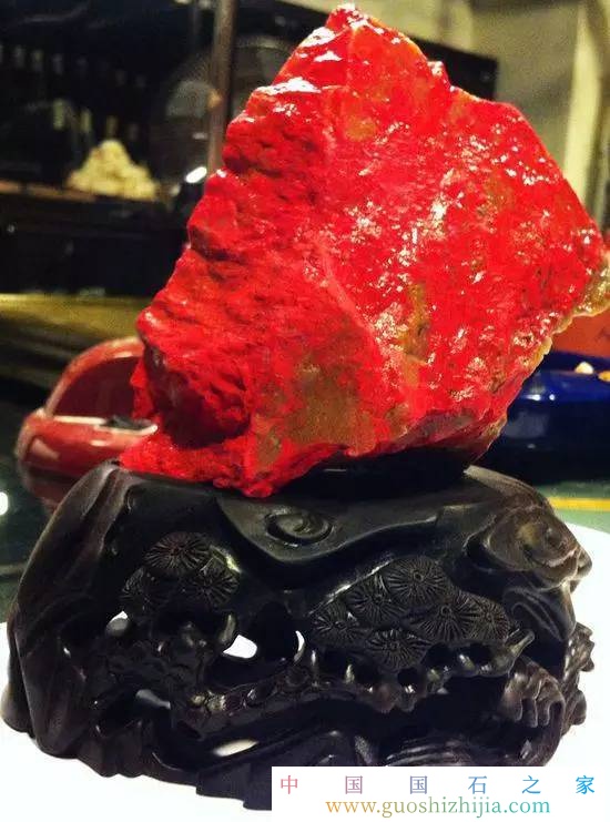 正宗雞血石圖片以及價(jià)格-頂級(jí)雞血石三年瘋漲200倍