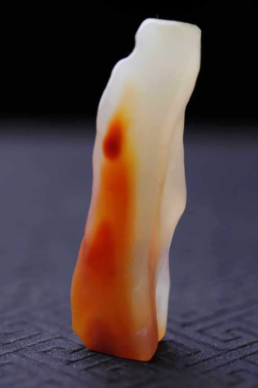 大自然鬼斧神工造就獨特設計-壽山石原石之美-大地之魂