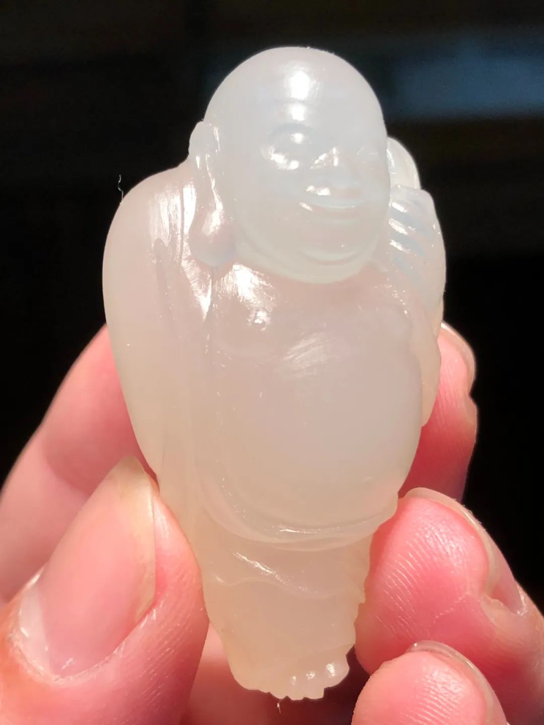 鄭建林的三無壽山石高山晶入掌心，天地萬物皆洞明