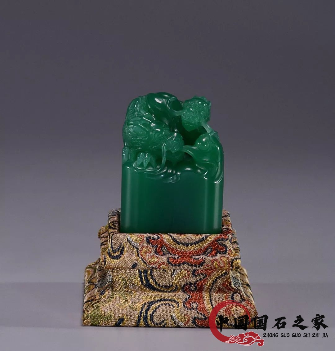 雅安綠石屬于什么玉石 透心入肺雅安綠