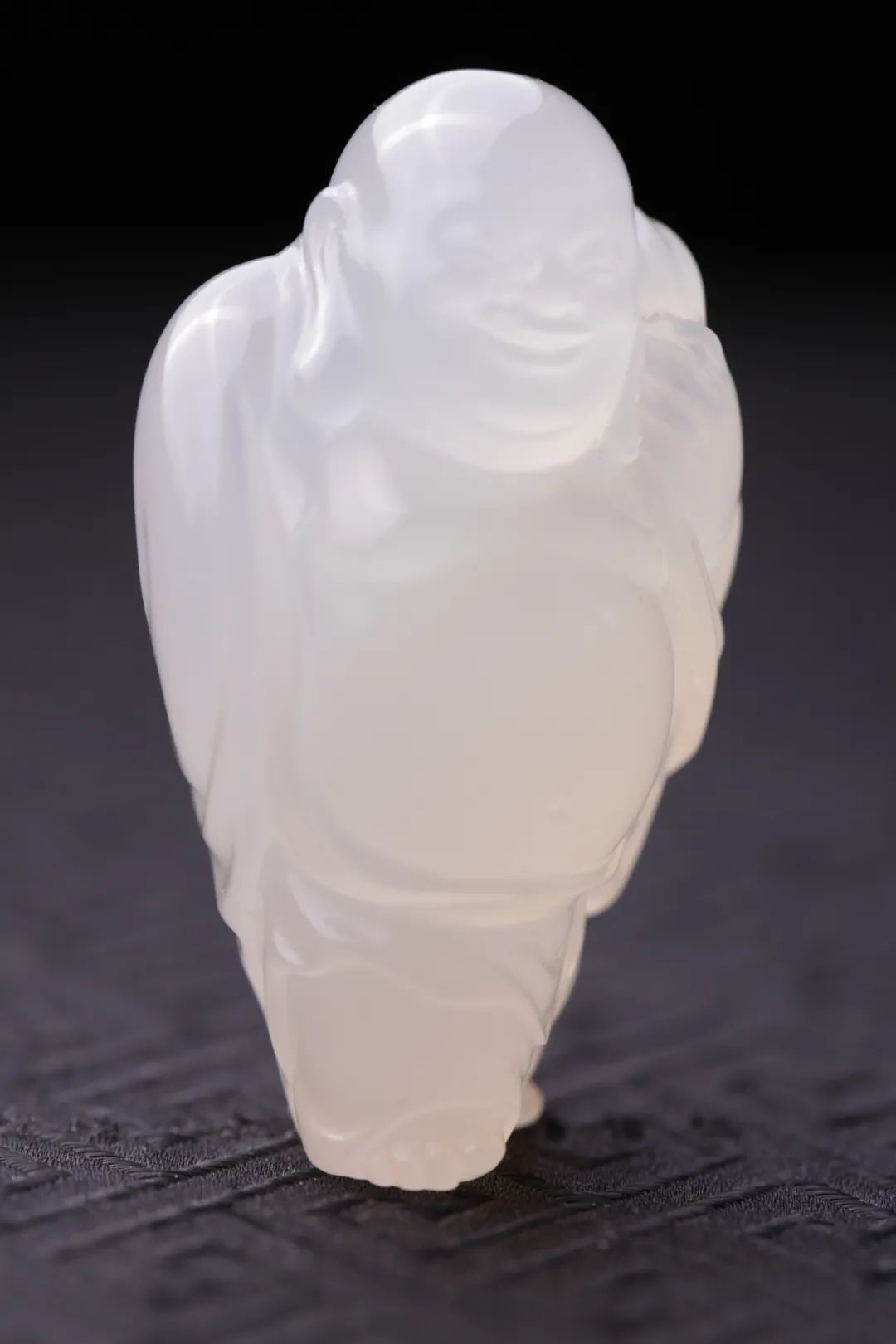 鄭建林的三無壽山石高山晶入掌心,天地萬物皆洞明 鄭建林的三無壽山石高山晶入掌心,天地萬物皆洞明