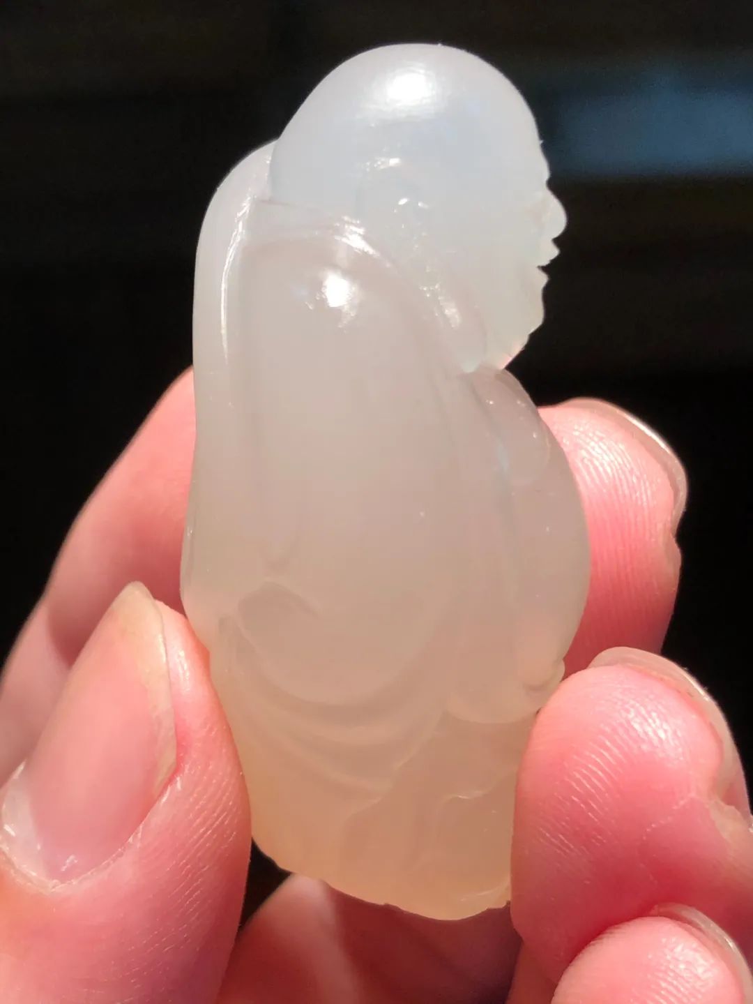 鄭建林的三無壽山石高山晶入掌心，天地萬物皆洞明