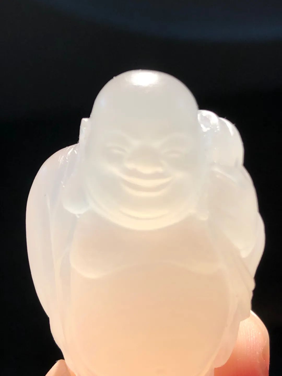 鄭建林的三無壽山石高山晶入掌心，天地萬物皆洞明