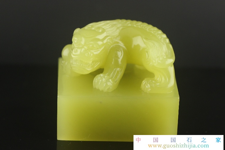 壽山石把玩好還是玉好