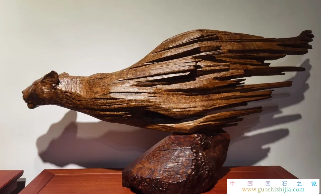 文藝英才計劃 | 余春洲：木以雕豹，如風掠影