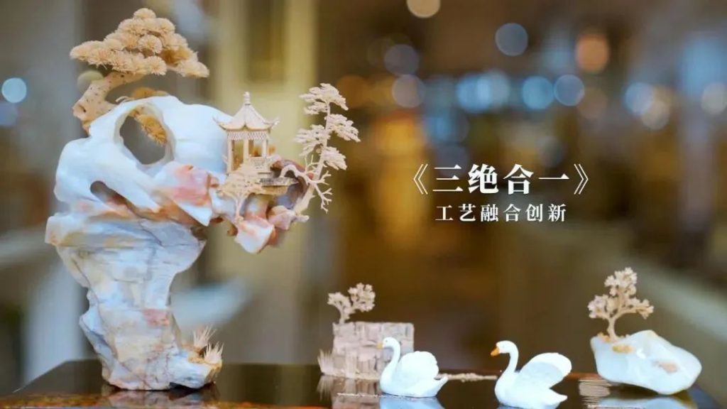 到底是雞血石值錢，還是和田玉值錢？