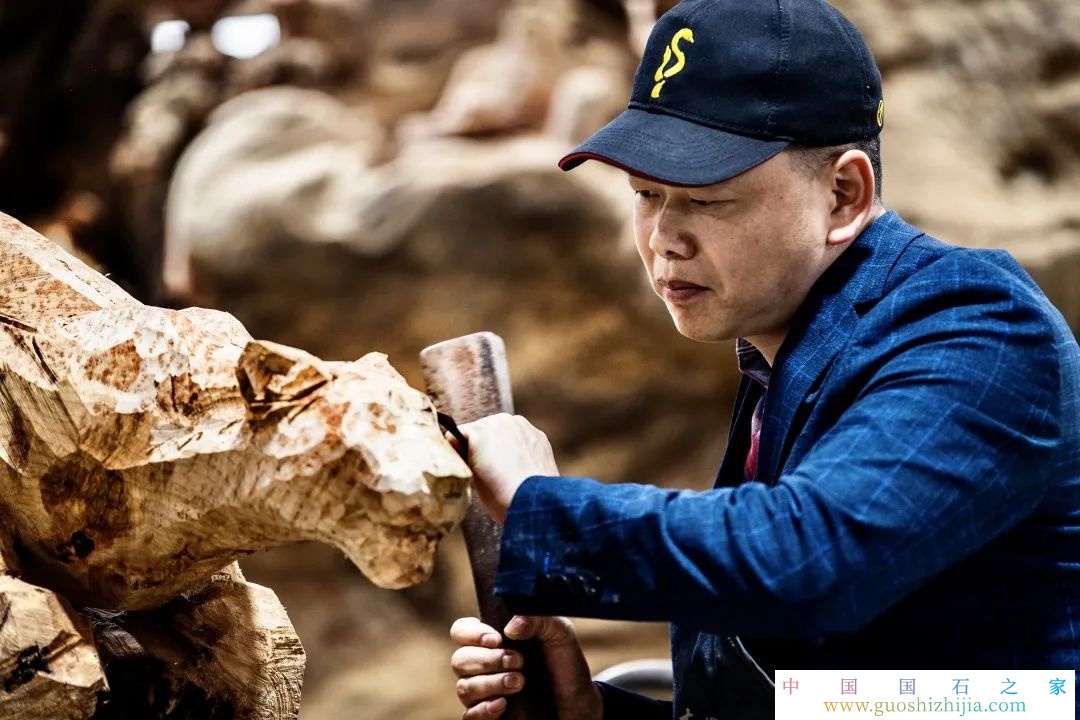 文藝英才計劃 | 余春洲：木以雕豹，如風掠影