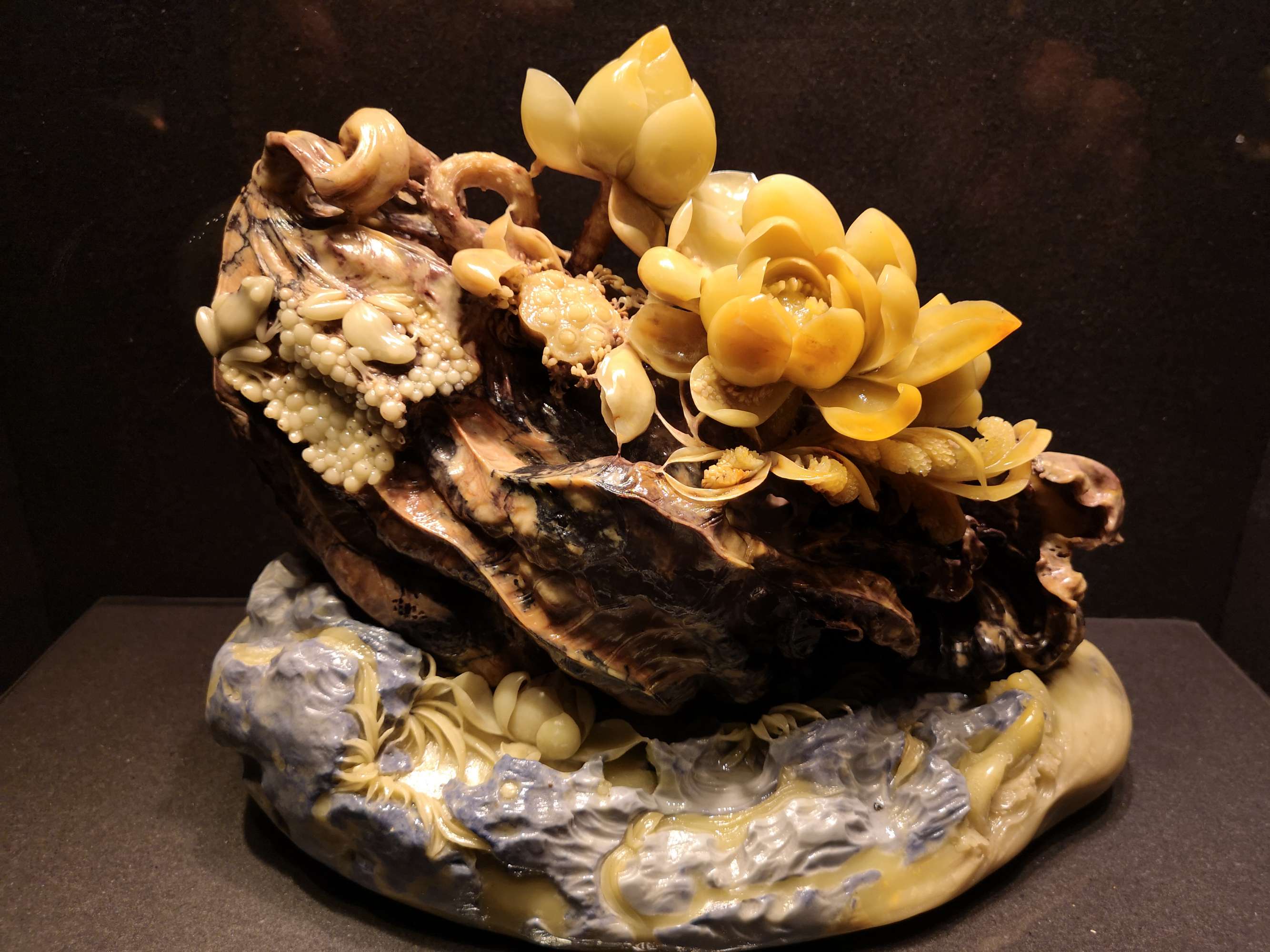 青田石雕藝人：自成流派，氣勢(shì)恢宏，細(xì)致精湛