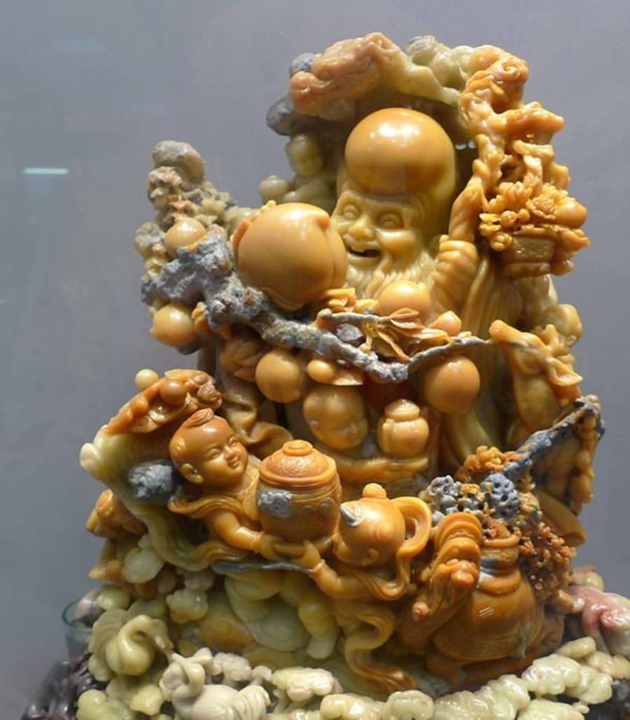 青田石雕藝人：自成流派，氣勢(shì)恢宏，細(xì)致精湛