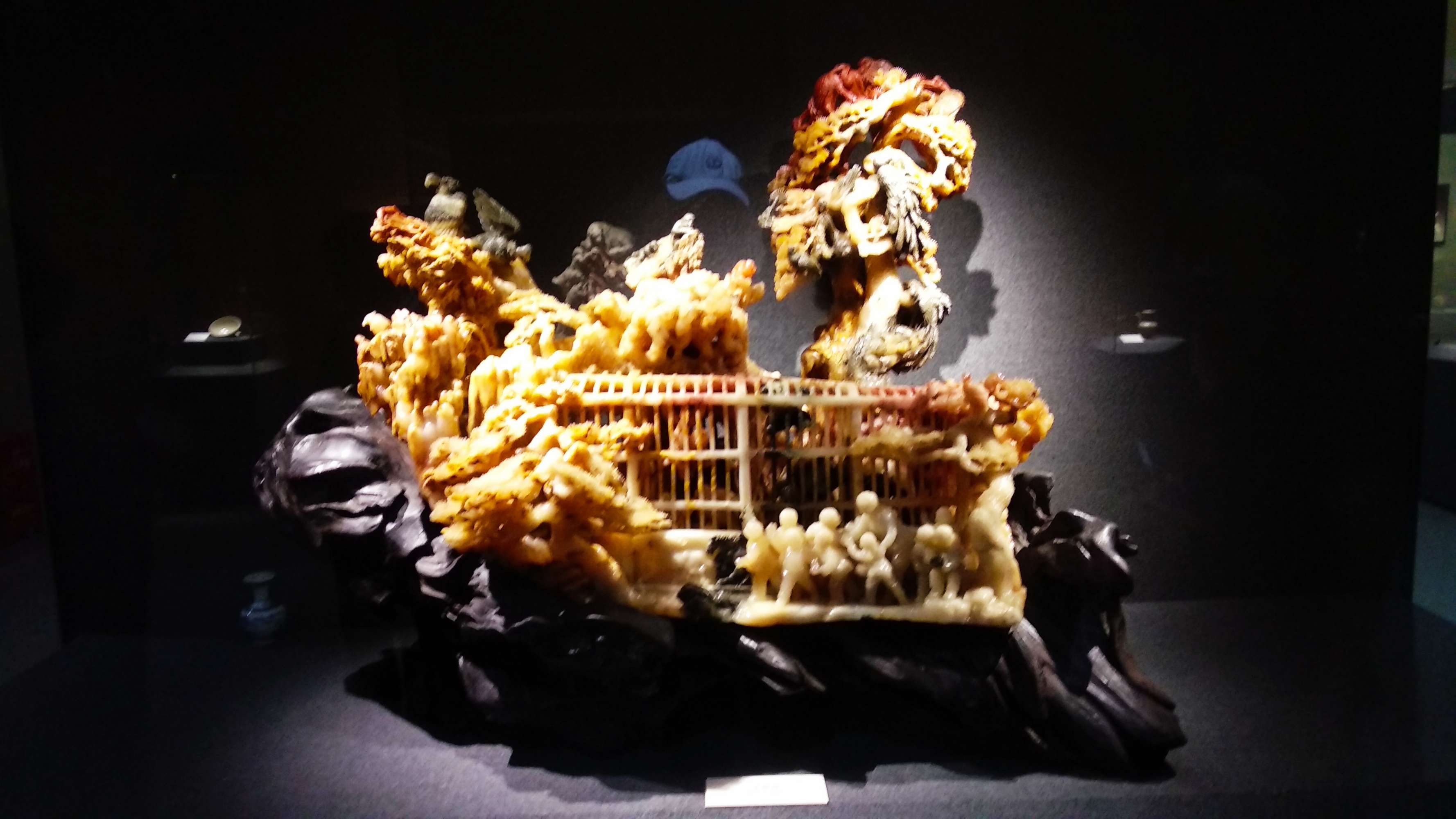 青田石雕藝人：自成流派，氣勢(shì)恢宏，細(xì)致精湛