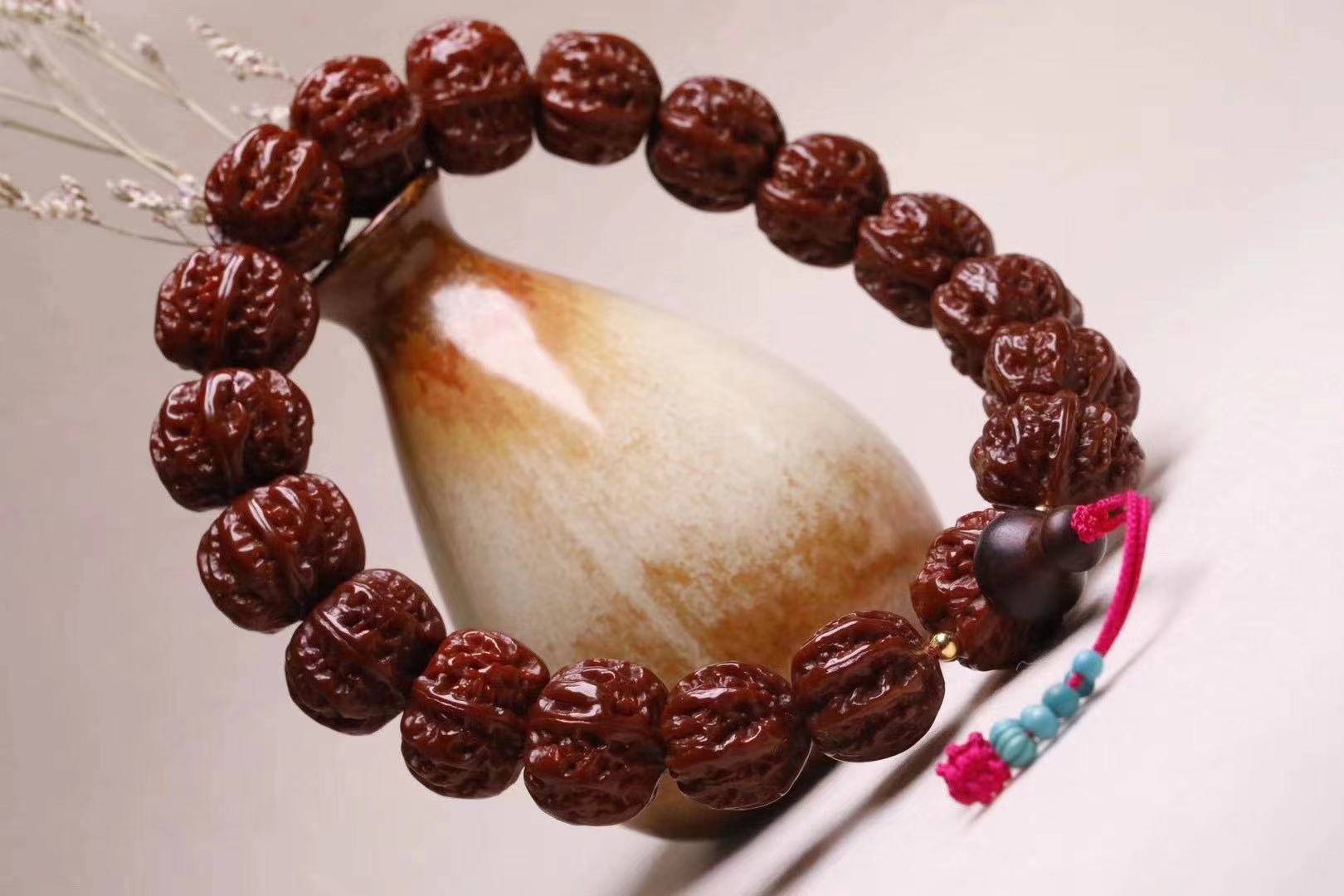 2024的文玩界你需要了解下小核桃 2024的文玩界你需要了解下小核桃