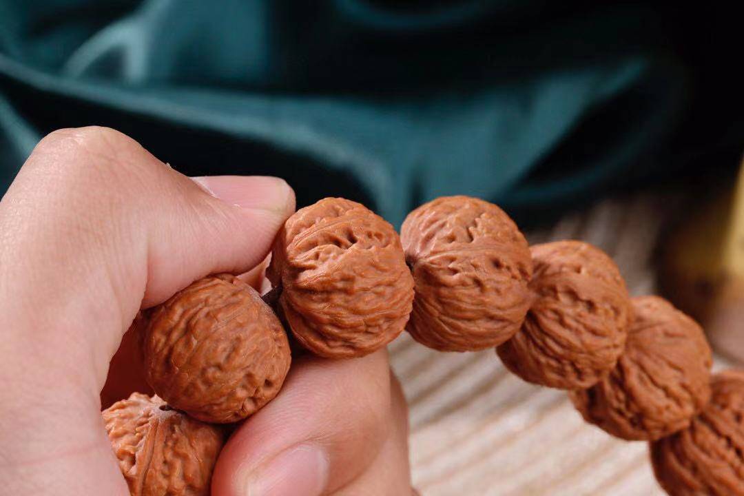 2024的文玩界你需要了解下小核桃 2024的文玩界你需要了解下小核桃